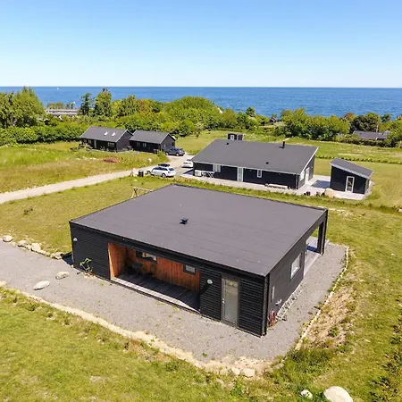 4 Bedroom Cozy In Ferienhaus Allinge-Sandvig