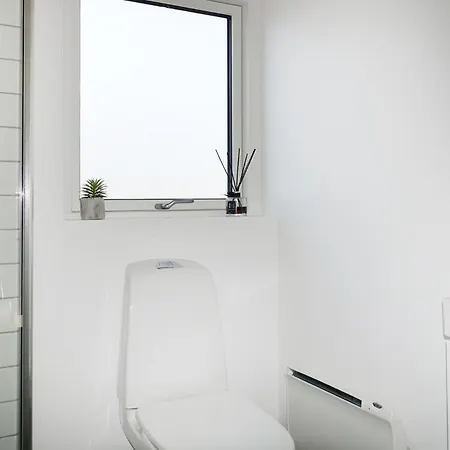 4 Bedroom Cozy In Ferienhaus