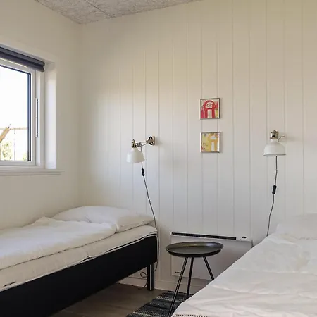 Ferienhaus 4 Bedroom Cozy In