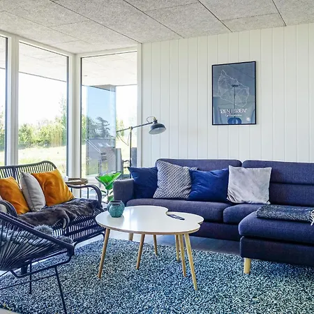 4 Bedroom Cozy In Ferienhaus *