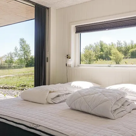 Ferienhaus 4 Bedroom Cozy In Allinge-Sandvig